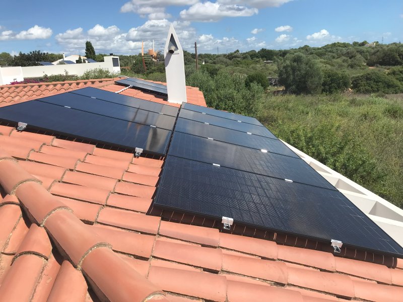 VIVIENDA UNIFAMILIAR EN PARCELA AISLADA